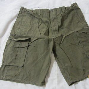 Levi's Cargo Shorts Men's Size 42 Olive